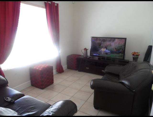 3 BEDROOM PROPERTY TO RENT IN ZEVENZICHT
